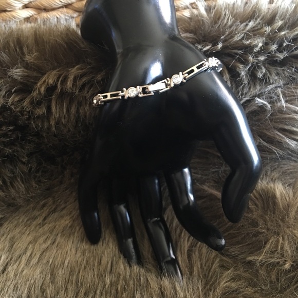 Vintage silver tone clear rhinestone link bracelet - Picture 5 of 8